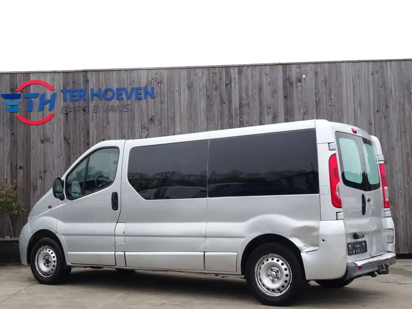 Opel Vivaro 2.5 CDTi Lang Doppelkab. Motor nicht 100% Silber - 2