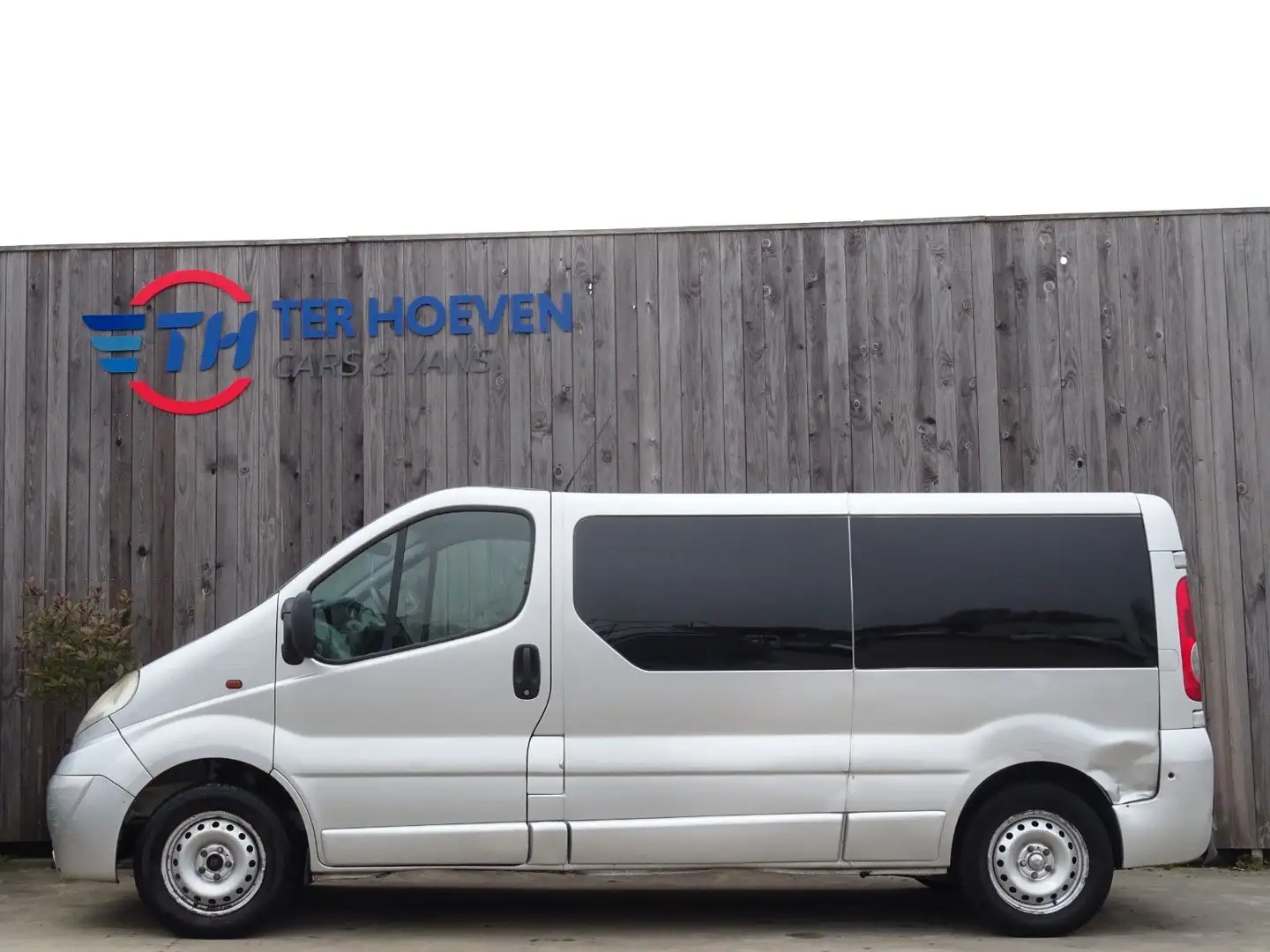 Opel Vivaro 2.5 CDTi Lang Doppelkab. Motor nicht 100% Silber - 1