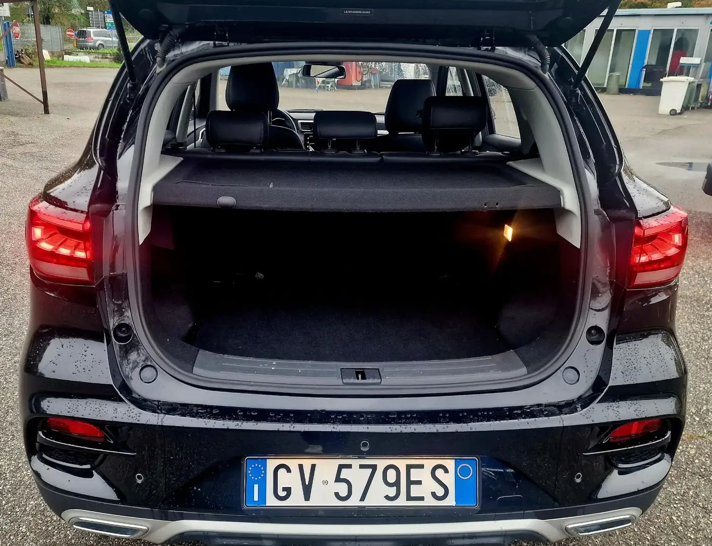 MG ZS II SERIE 1.5 LUXURY 4 CILINDRI Negro - 2