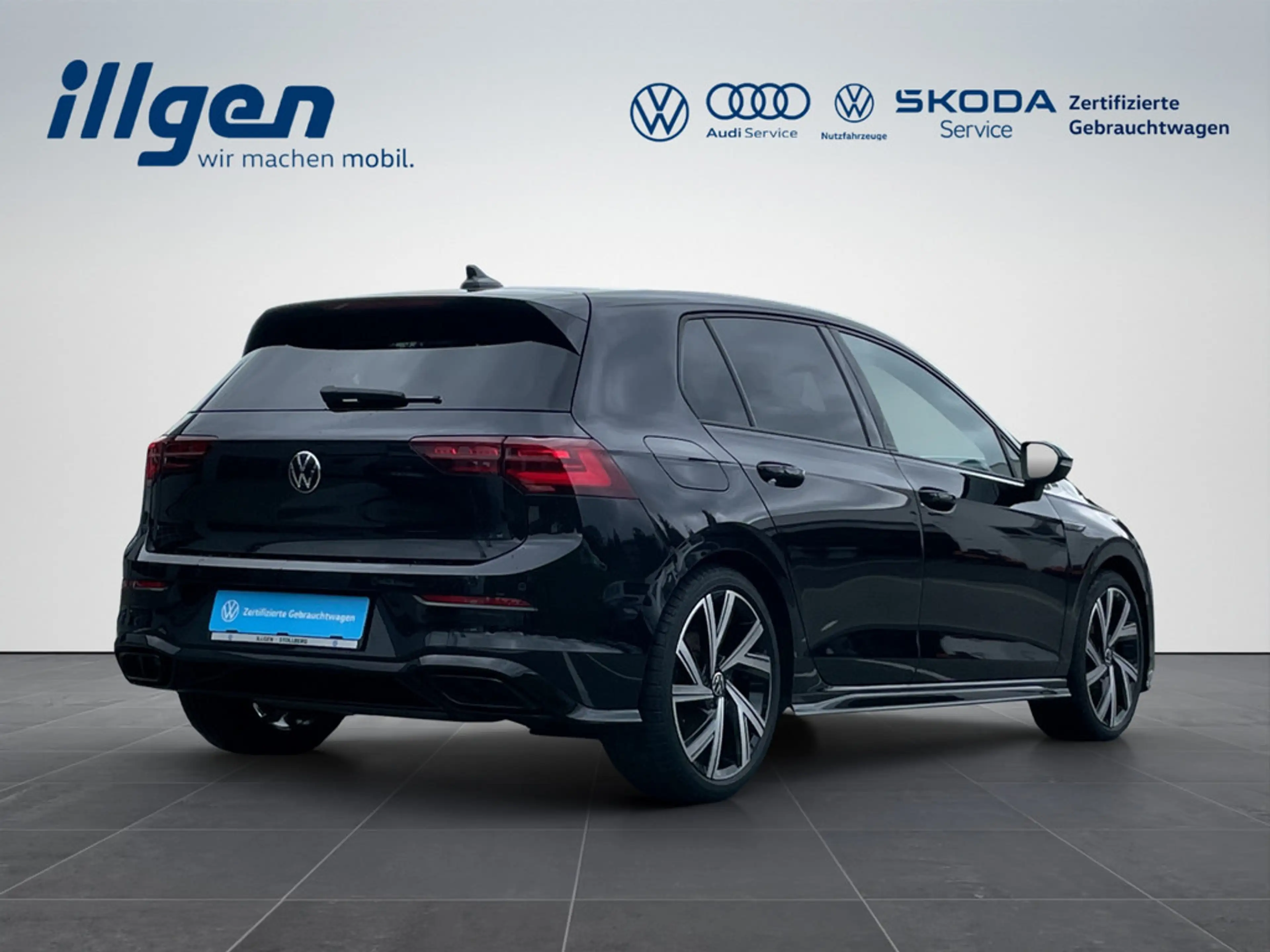 Volkswagen Golf VIII 1.5 eTSI R-Line DSG BLACK STYLE+MATRIX — photo 3