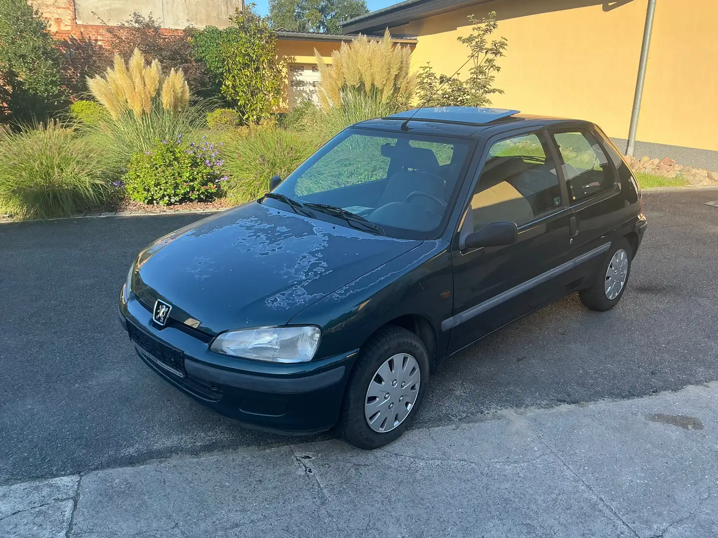 Peugeot 106 106 D Long Beach 1-Hand Servolenkung Vert - 1