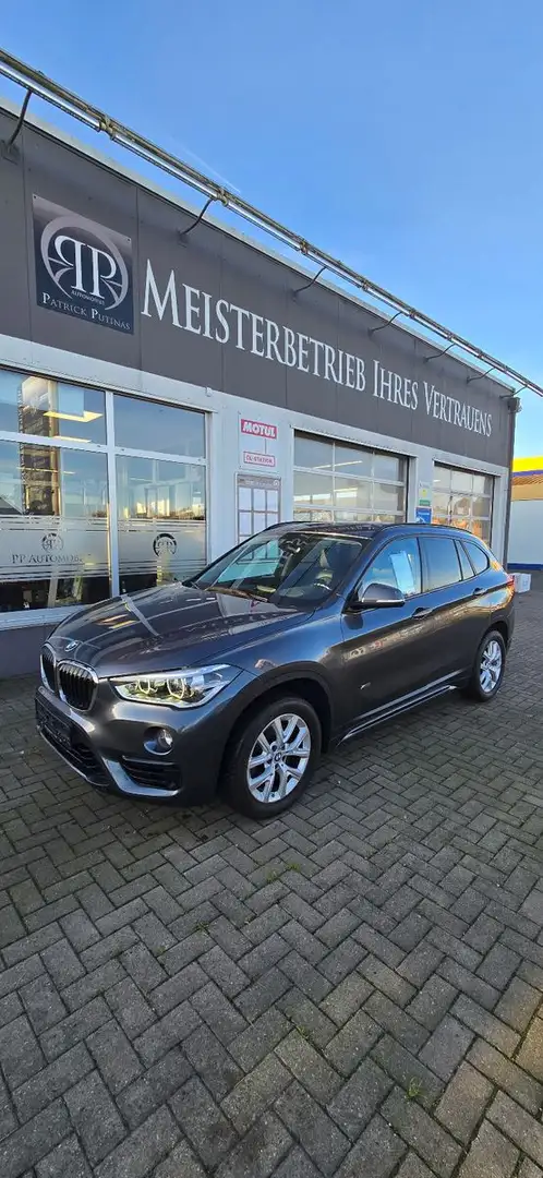 BMW X1 xDrive 20 d Sport Line Gris - 1