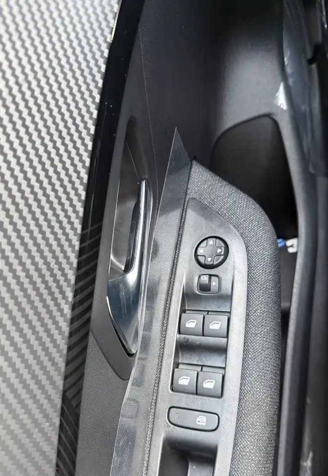Peugeot 208 Style Klima CarPlay Android PDC SHZ SOFORT 20
