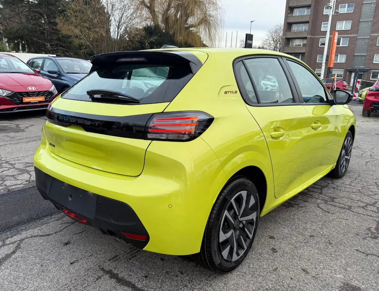 Peugeot 208 Style Klima CarPlay Android PDC SHZ SOFORT 7