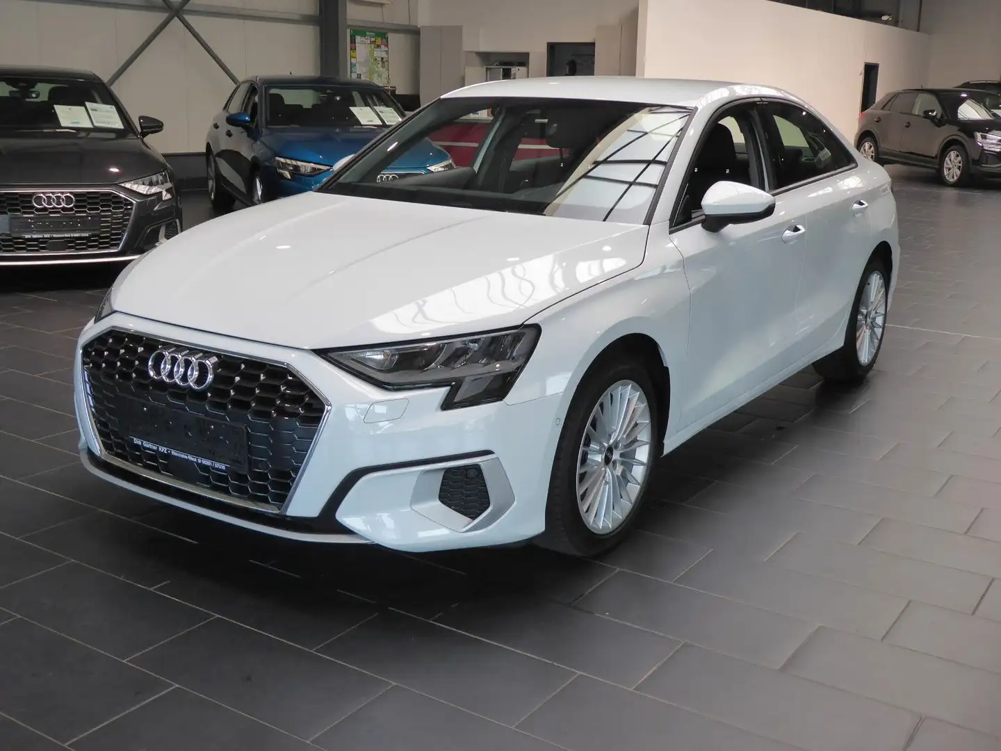 Audi A3 30 TFSI Limousine S tronic advanced 1.Hand White - 1