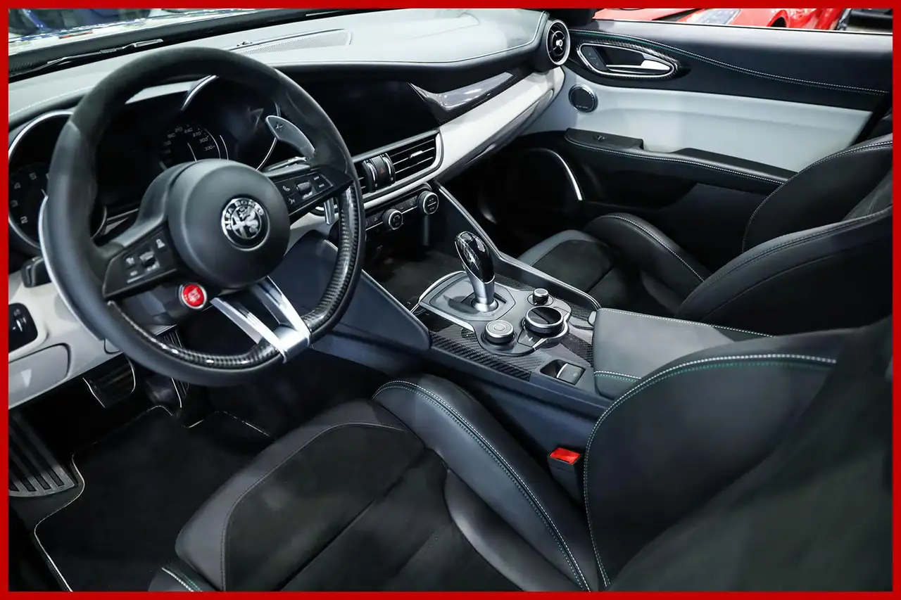 Alfa Romeo Giulia 2021 — фото 10