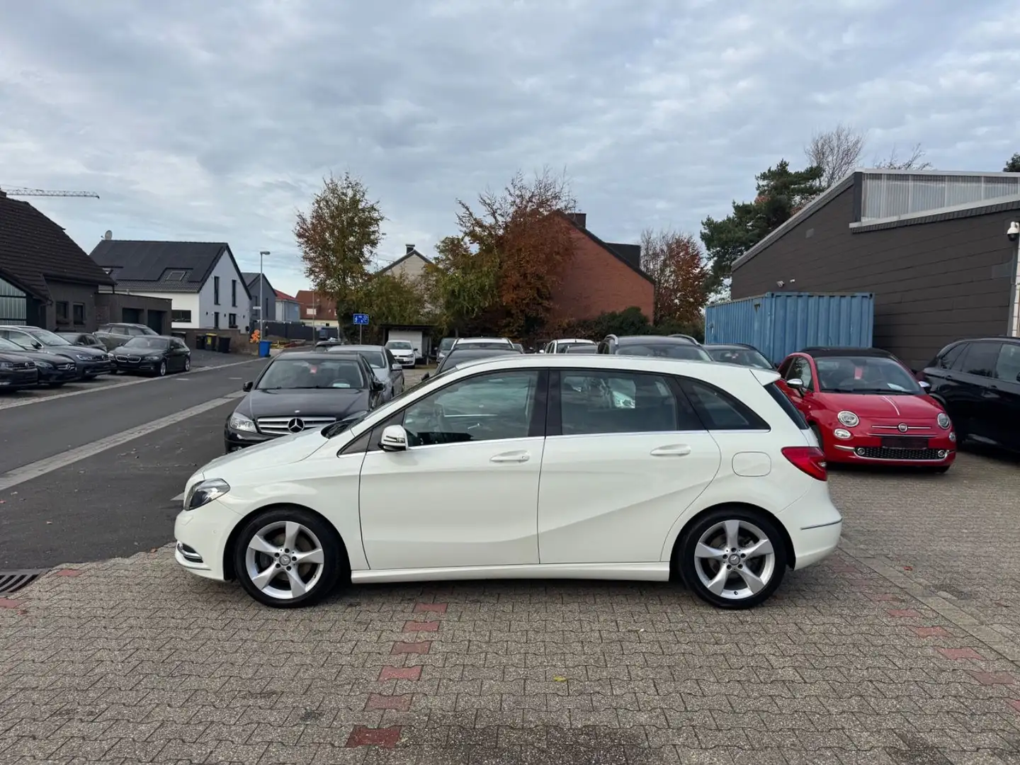 Mercedes-Benz B 180 CDI Edition 1 ILS Sportpaket KAMERA TEMPO Weiß - 2