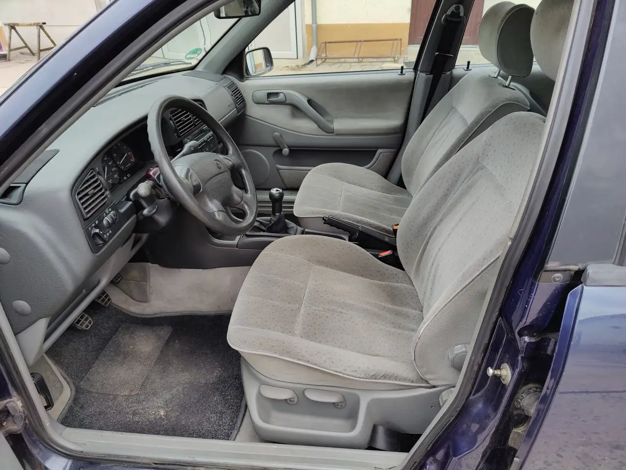 Volkswagen Passat Variant 1.8 Trend, foto 11