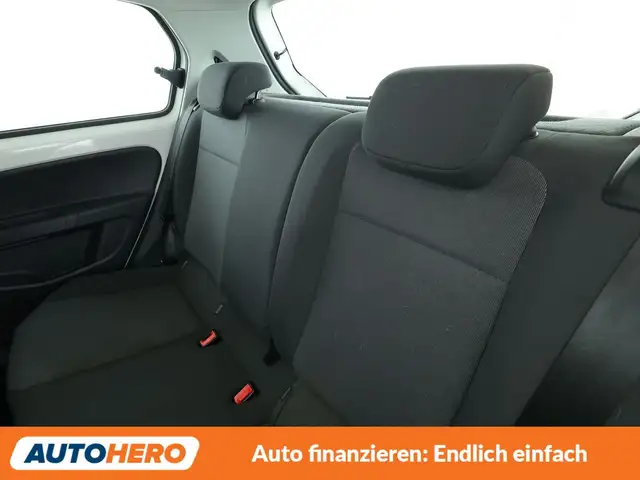 Volkswagen up! view 14