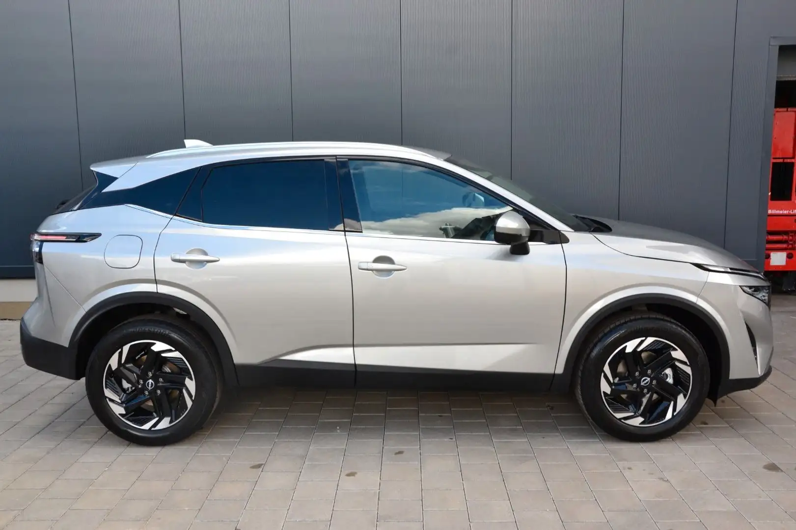 Nissan Qashqai 1.3 DIG-T MHEV 4x2 N-CONNECTA Silber - 2