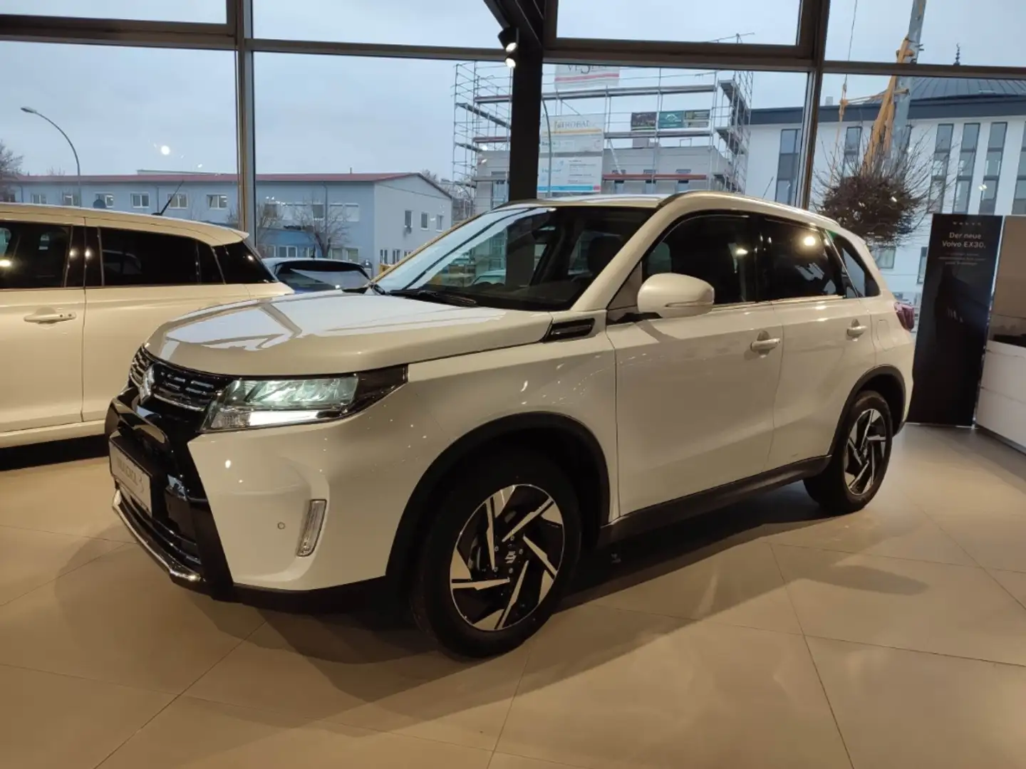 Suzuki Vitara Comfort+ Allgrip 4x4 MHEV NAVI PANO RFK ACC PDC SH Weiß - 2