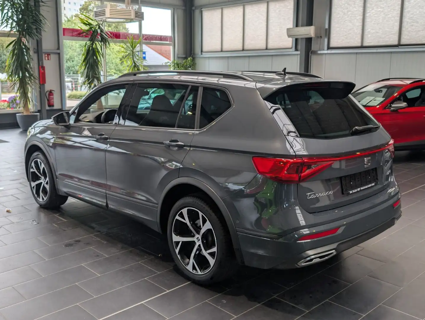 SEAT Tarraco 2.0 TDI 4Drive DSG SCR FR 1.Hand Grau - 2