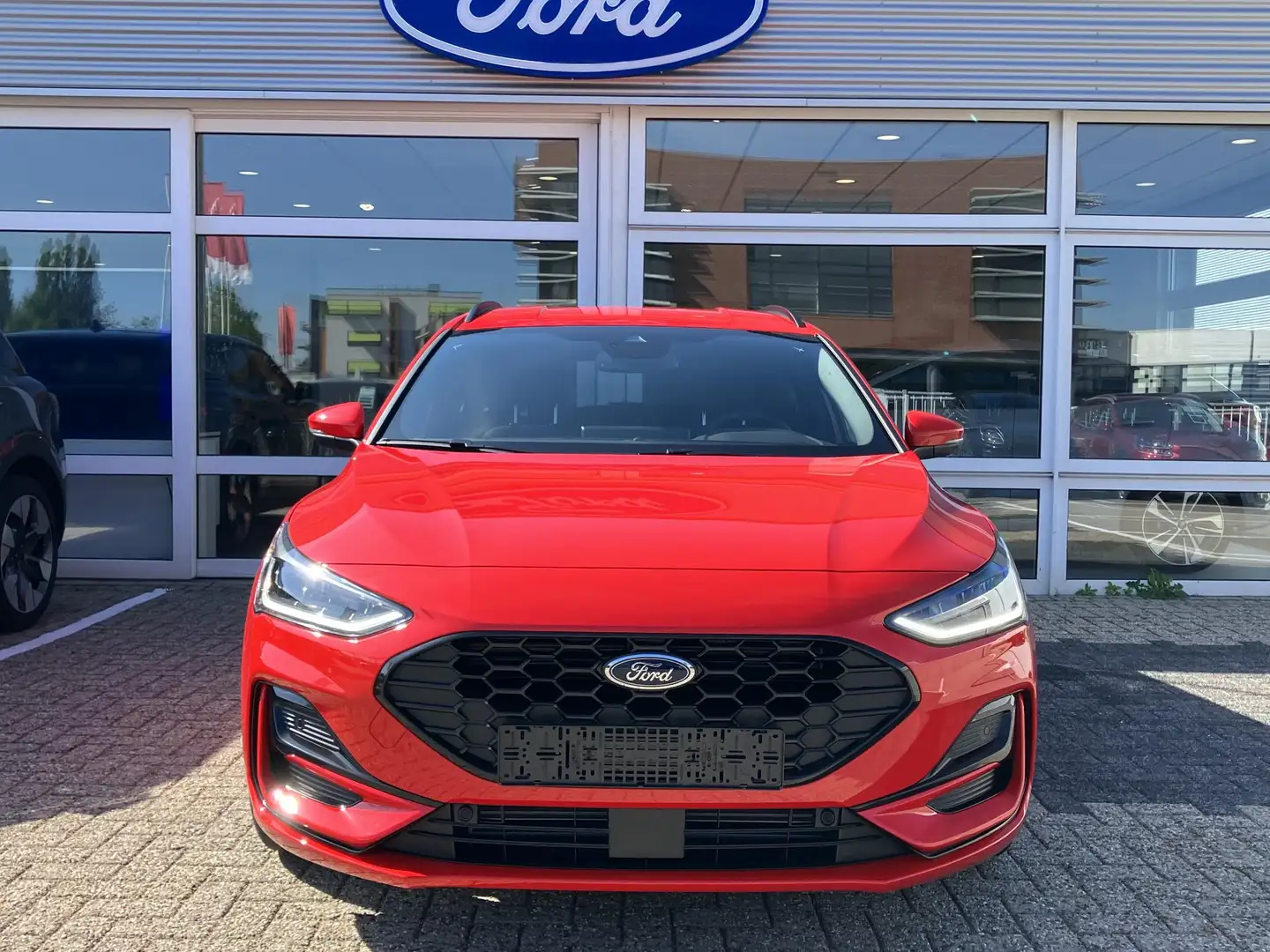 Ford Focus Wagon 1.0 EcoBoost Hybrid ST Line X | Private Leas Rouge - 2