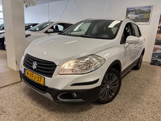 Suzuki SX4 S-Cross 1.6 Exclusive Navi |Trekh. |All season | Dealer on