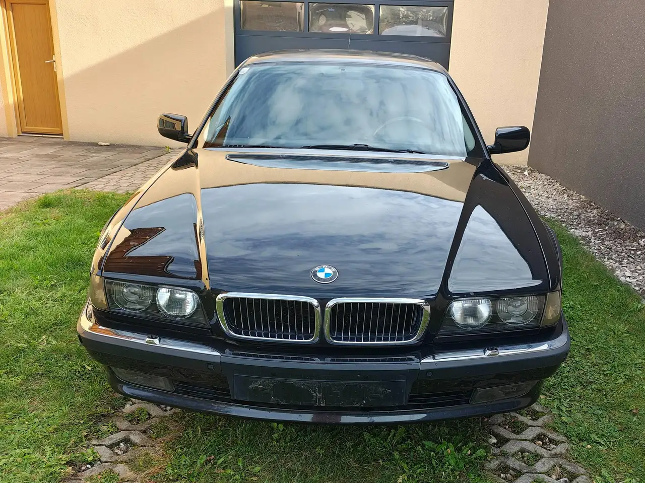 BMW 750