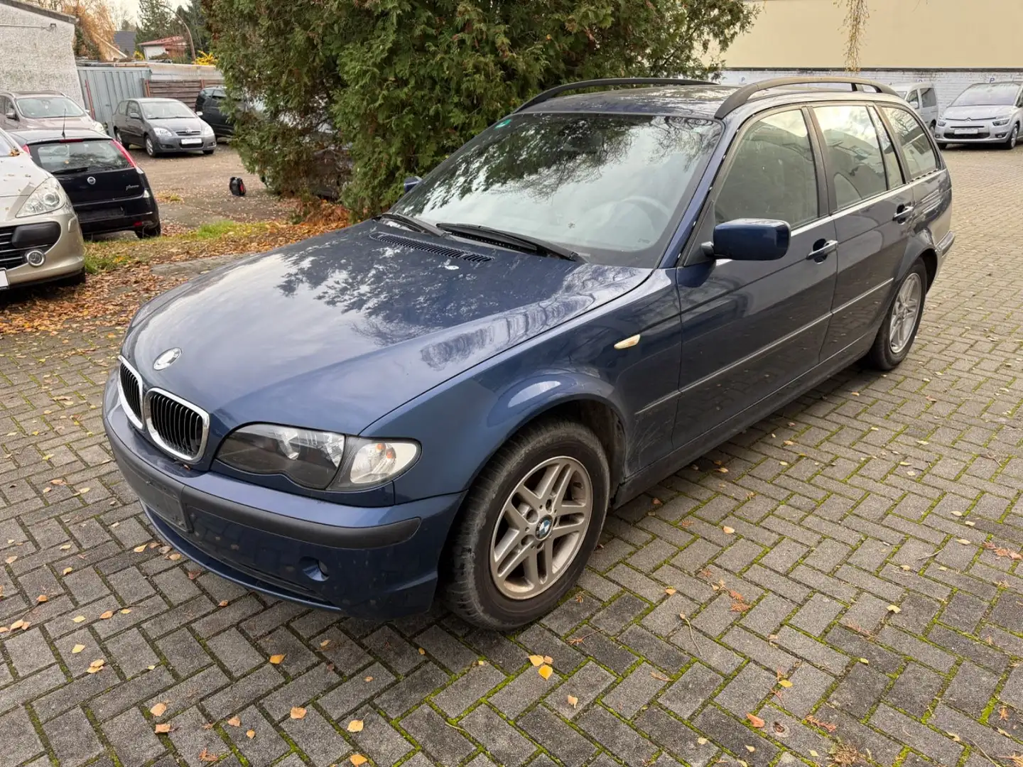 BMW 318 3 Touring 318i Edition Lifestyle Blau - 1