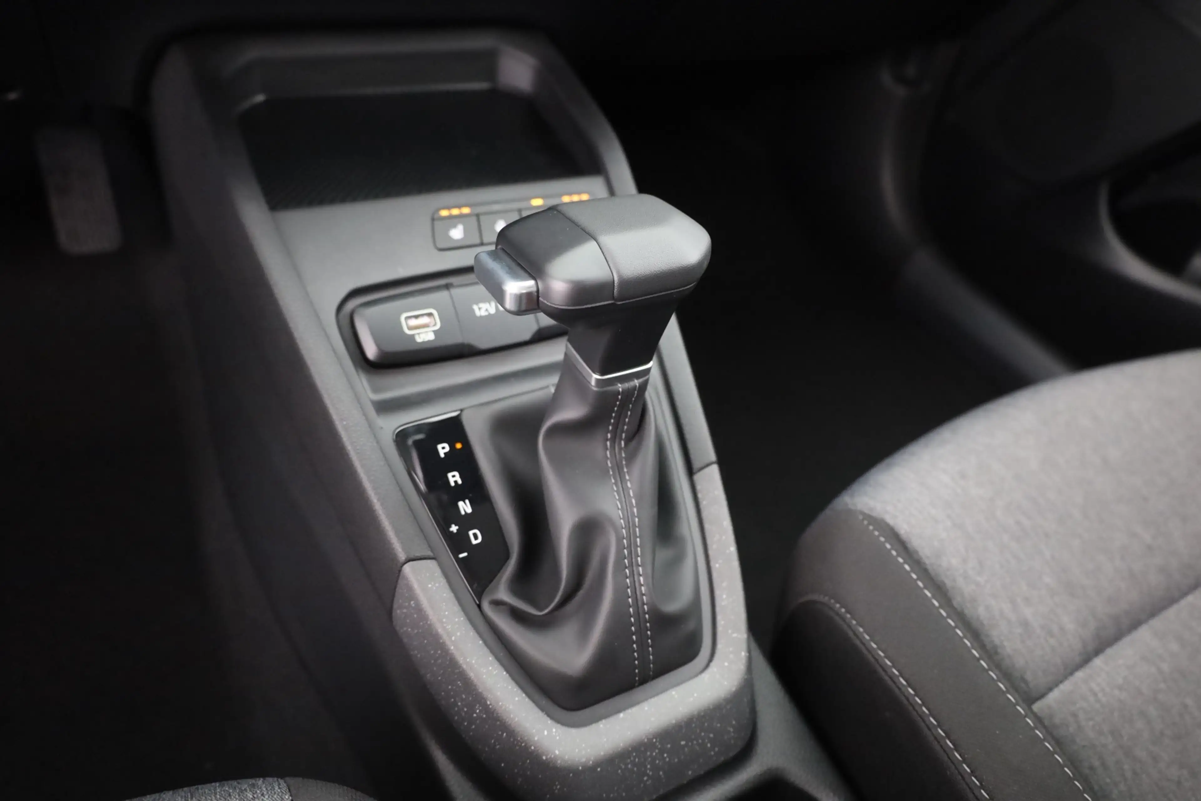Kia Stonic 1.0 T-GDI Aut. Facelift Navi Kamera Sitzhei — photo 14