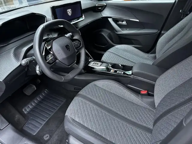 Peugeot 2008 view 8