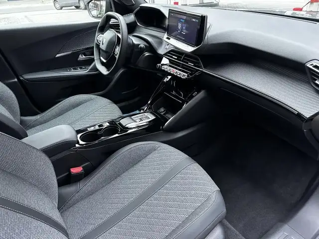 Peugeot 2008 view 2