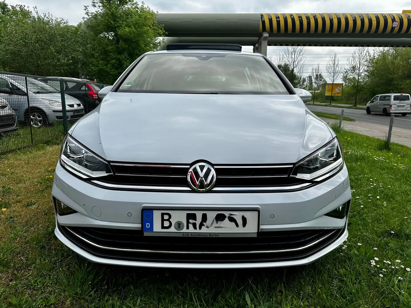 Volkswagen Golf Sportsvan VII Highline+1.Hand+Scheckheft+ Silber - 2
