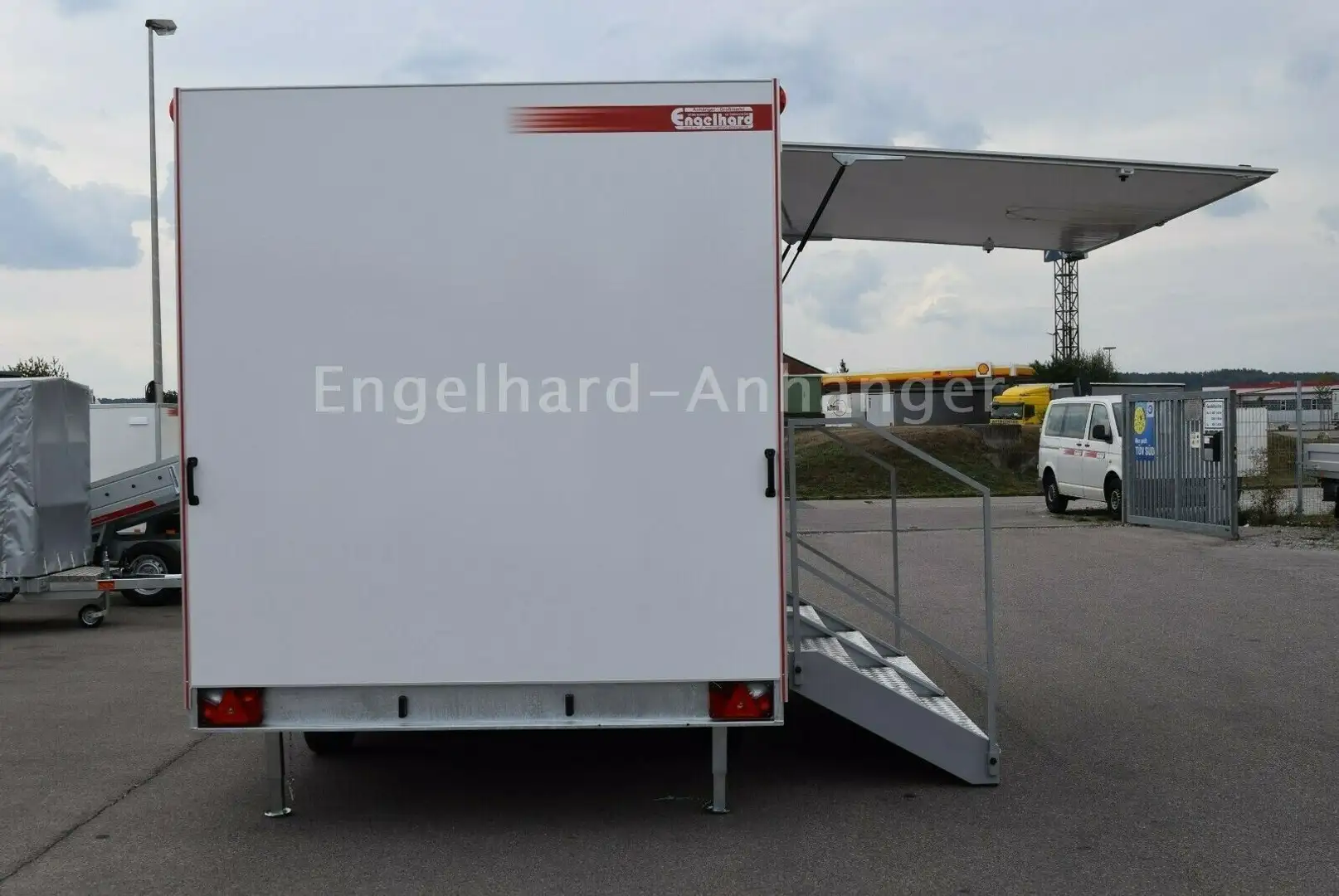 Sonstige Marken Messeanhänger Präsentationsanhänger 2700 kg -550 - 2