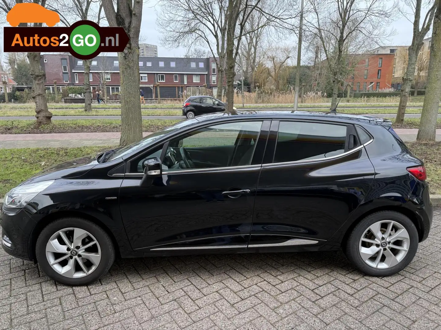 Renault Clio 0.9 TCe Limited Schwarz - 1