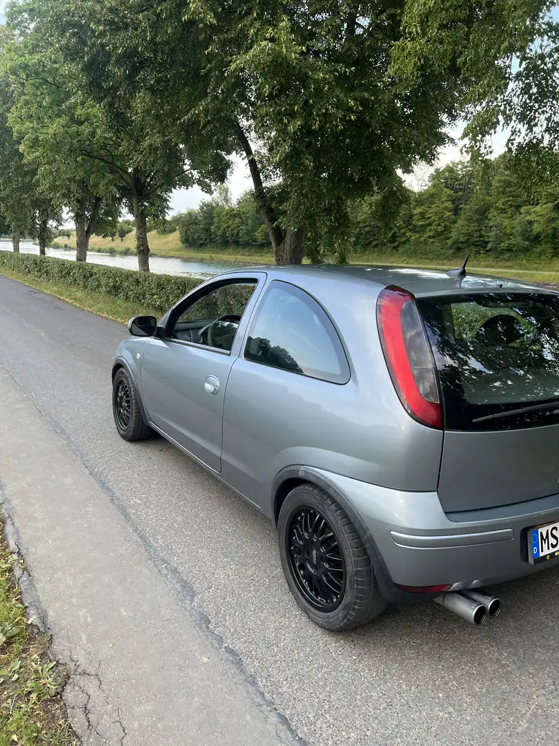 Opel Corsa 1.4 16V Grau - 2
