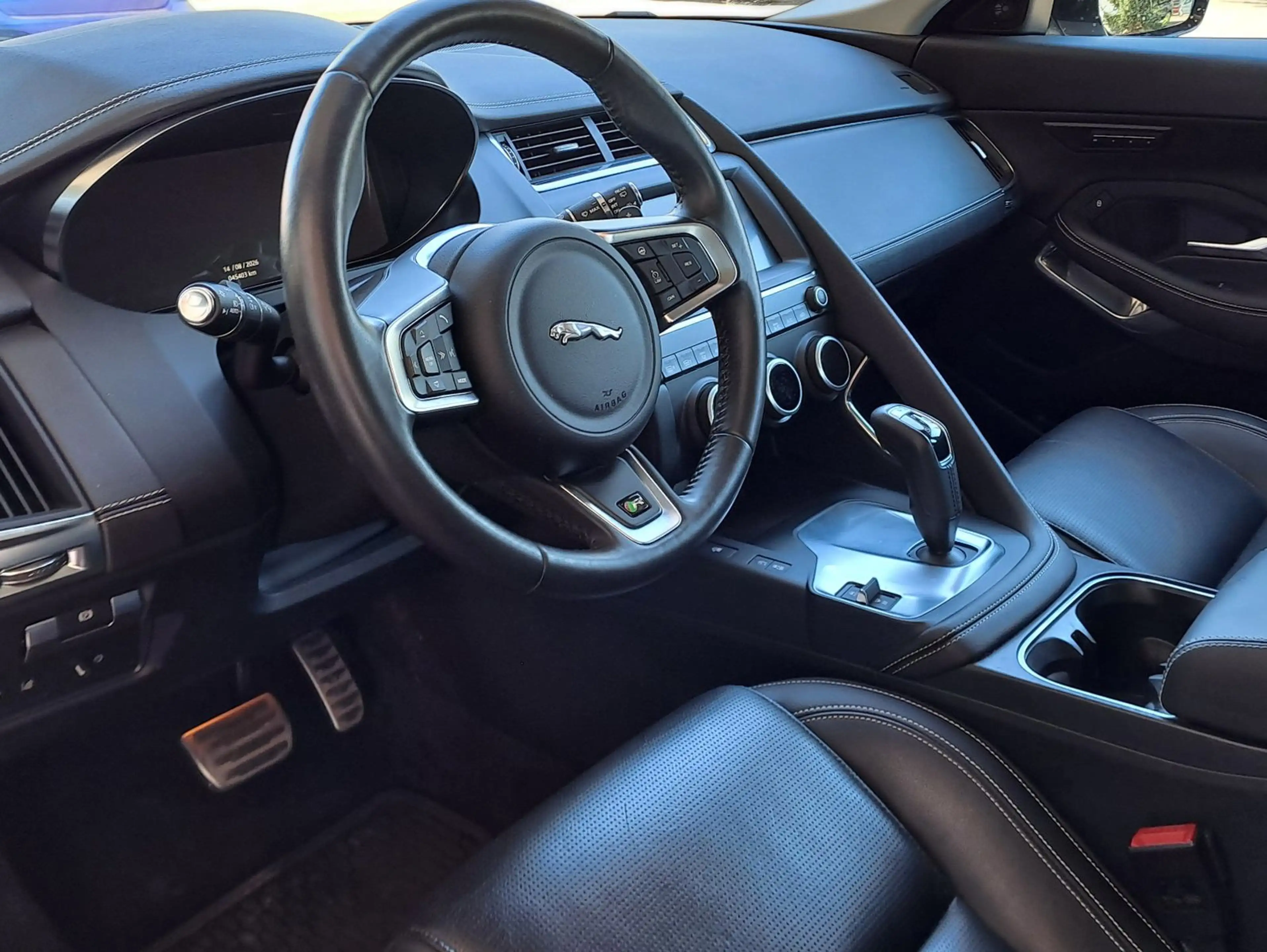 Jaguar E-Pace D180 AWD R-DYNAMIC Automatik — photo 9