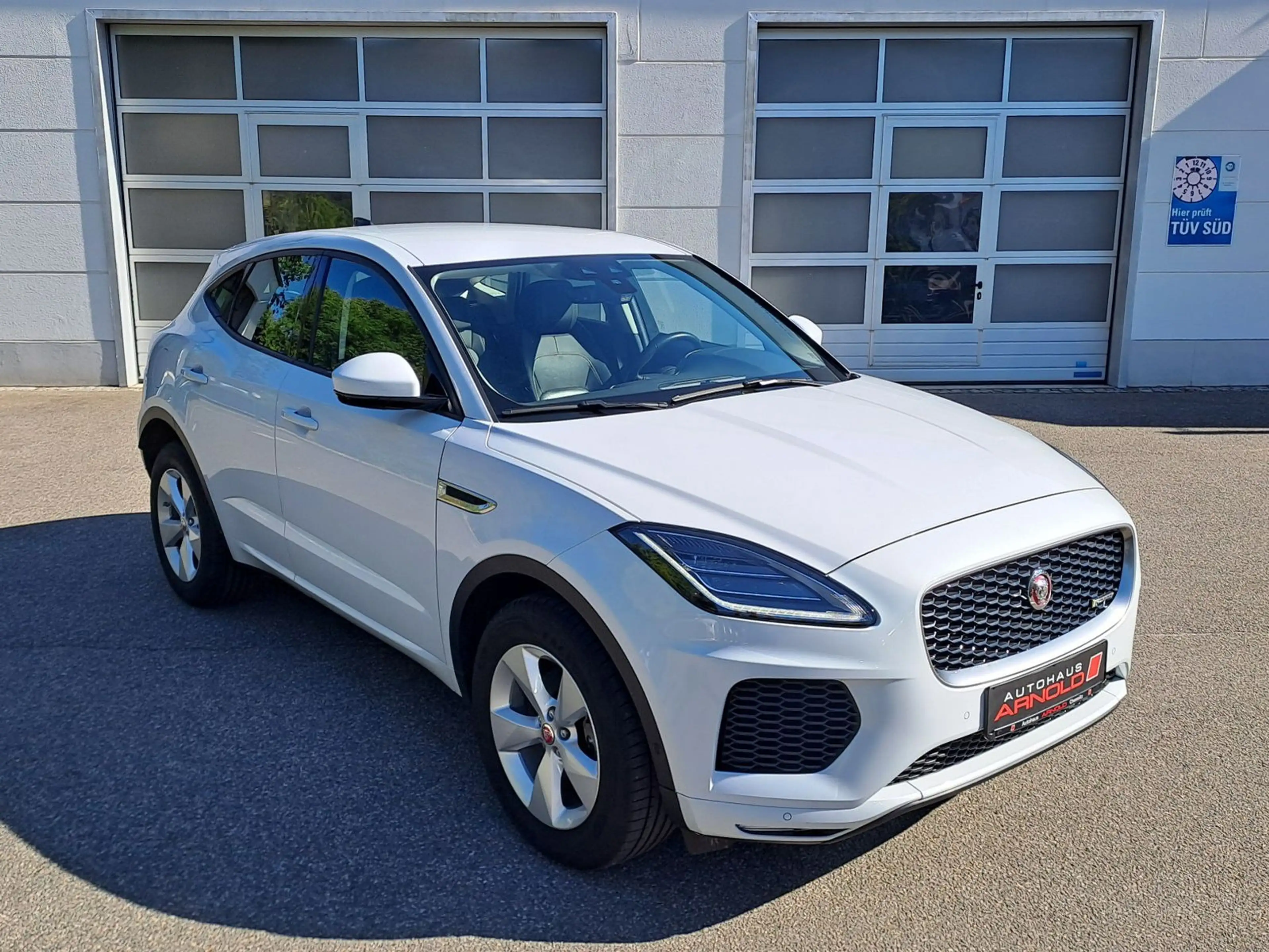 Jaguar E-Pace D180 AWD R-DYNAMIC Automatik — photo 4