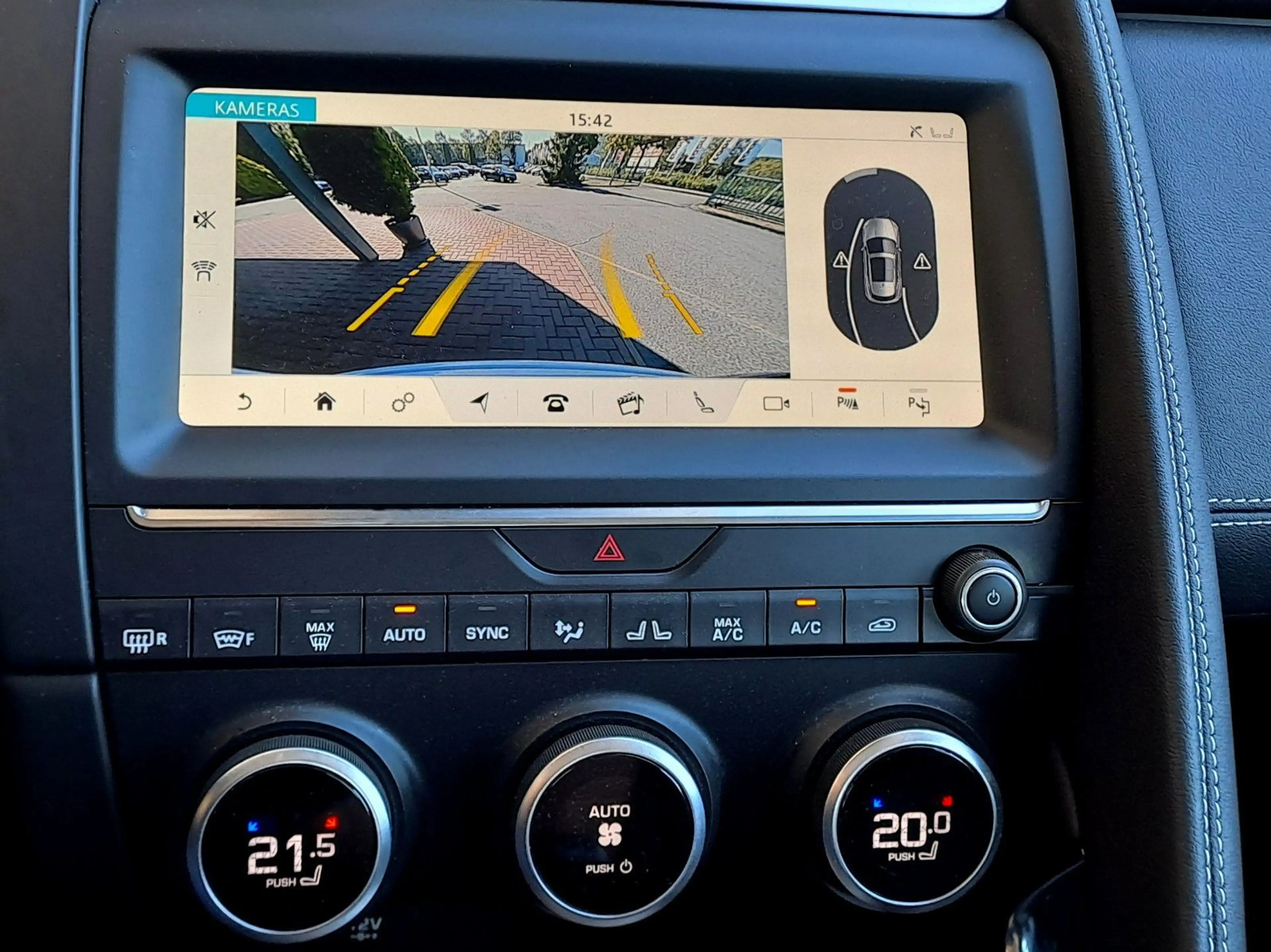 Jaguar E-Pace D180 AWD R-DYNAMIC Automatik — photo 12