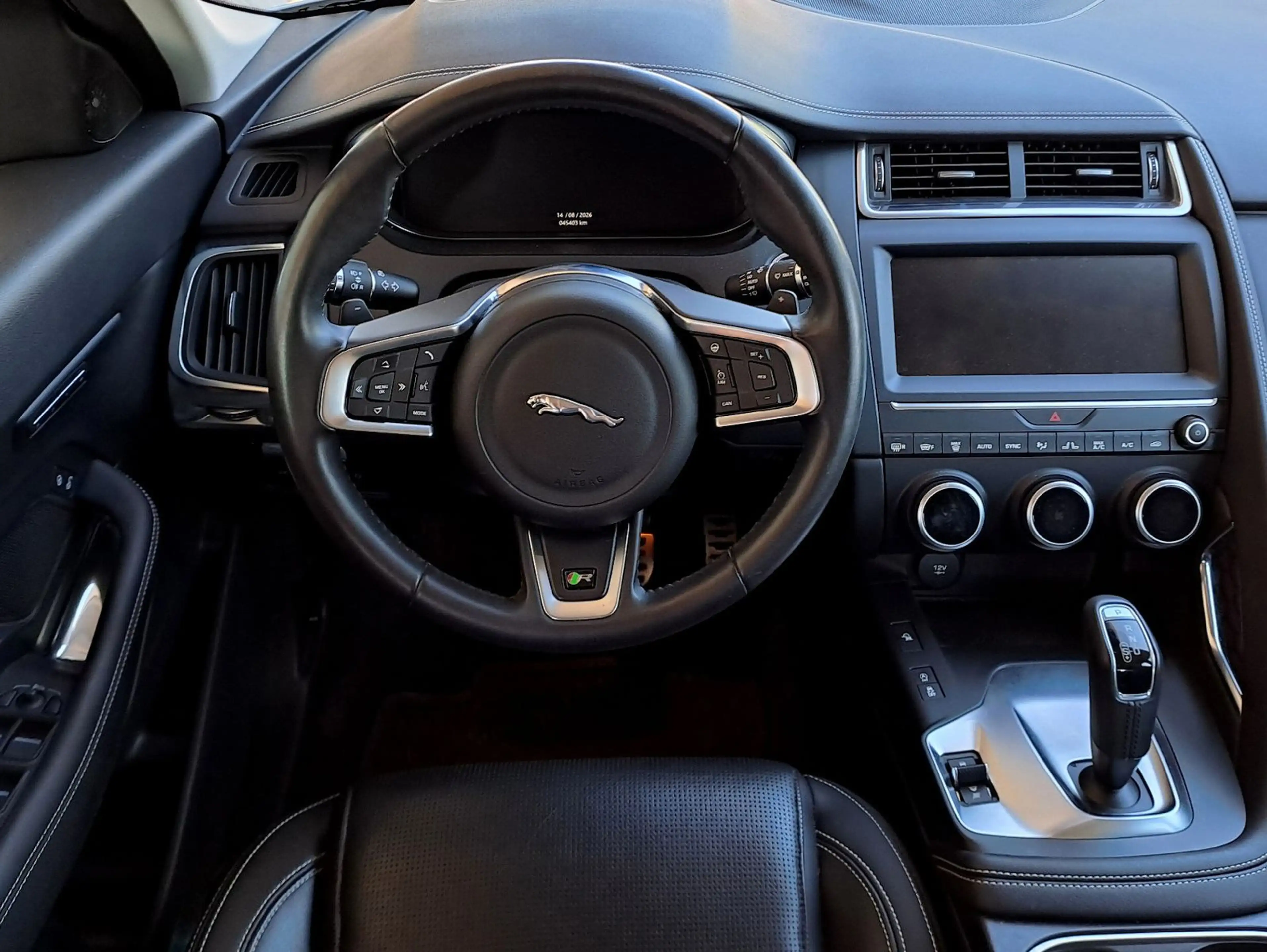 Jaguar E-Pace D180 AWD R-DYNAMIC Automatik — photo 11