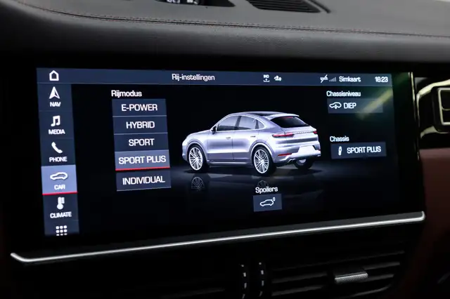 Porsche Cayenne view 11