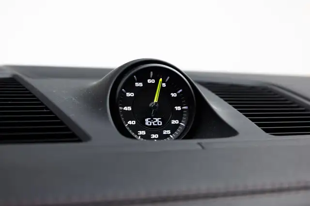 Porsche Cayenne view 15