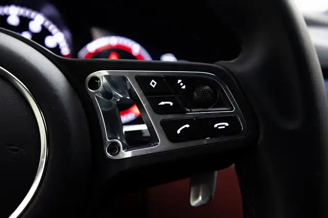 Porsche Cayenne view 9