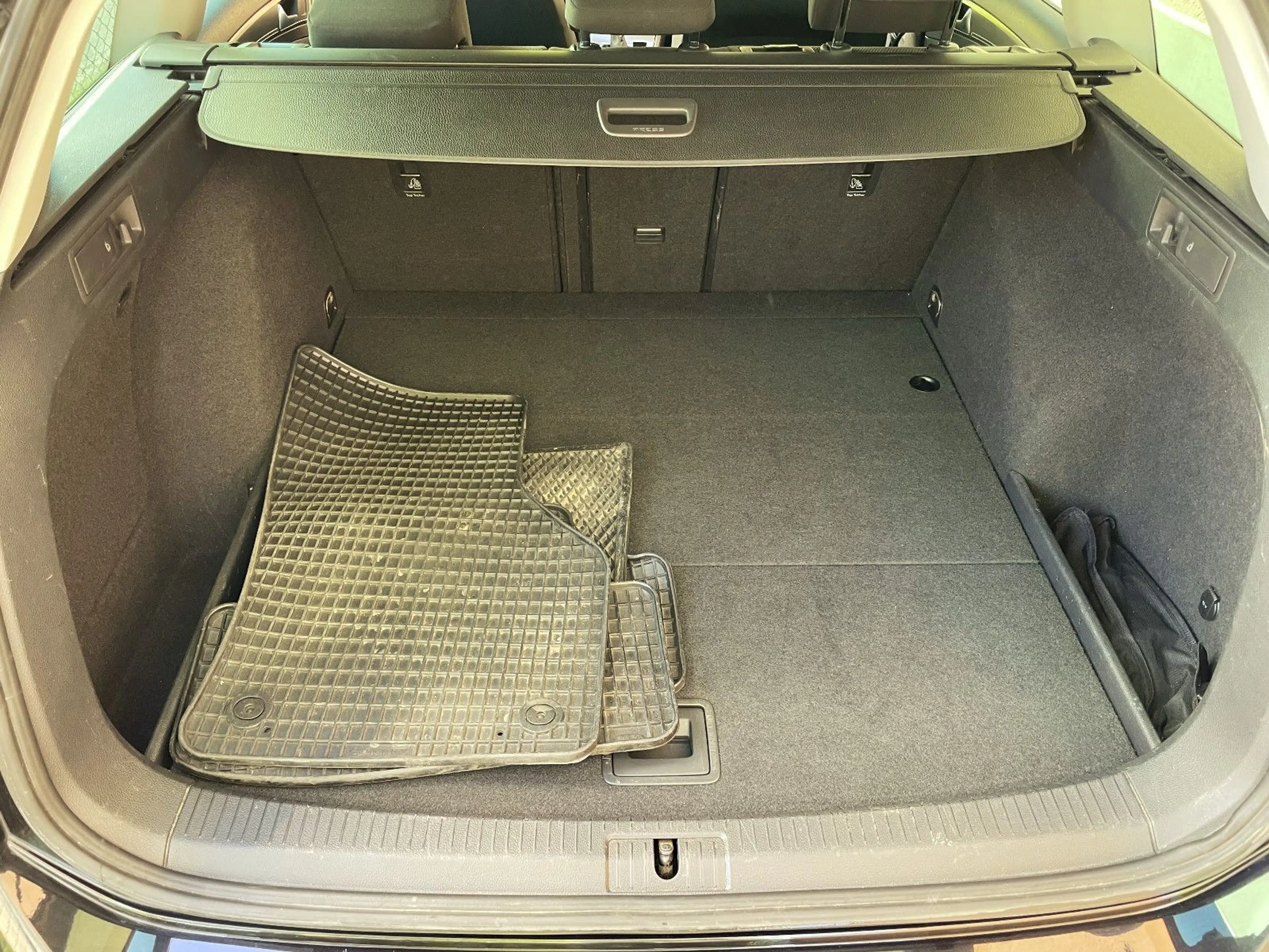 Volkswagen Golf VII Variant aus 2. Besitz  Dynaudio!!! — photo 19
