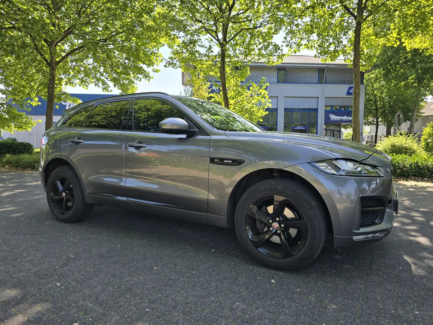 Jaguar F-Pace F-Pace 20d AWD Aut. R-Sport Gris - 2