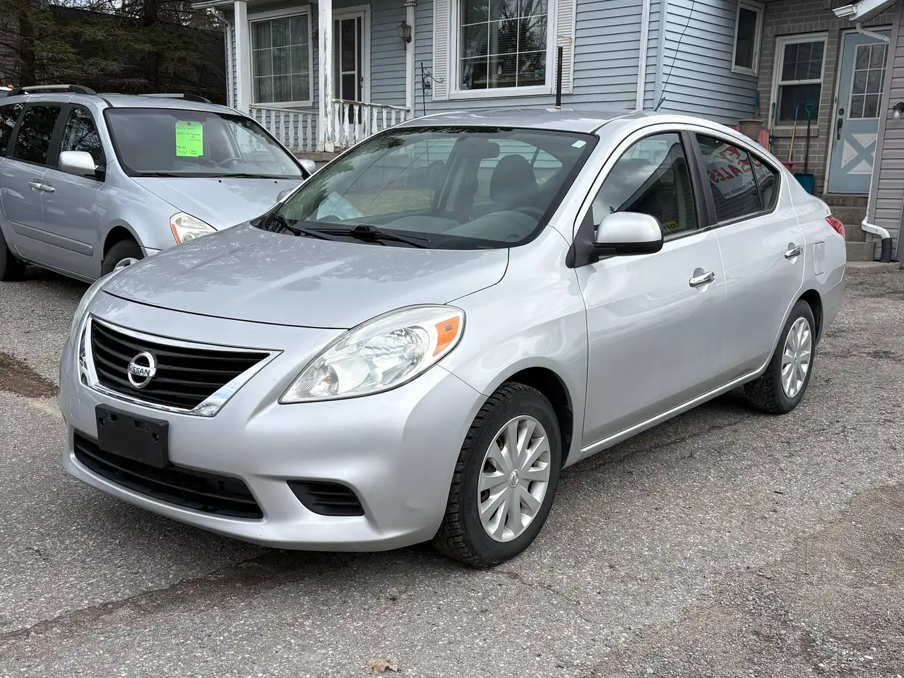 Nissan Versa fotografie Nissan Versa