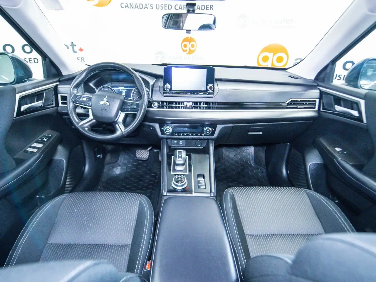 Mitsubishi Outlander снимка Mitsubishi Outlander