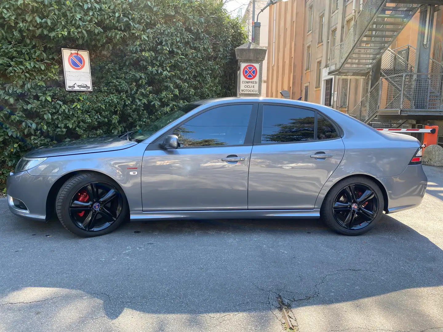Saab 9-3 Sport Sedan 1.9 ttid Aero dpf Plateado - 2
