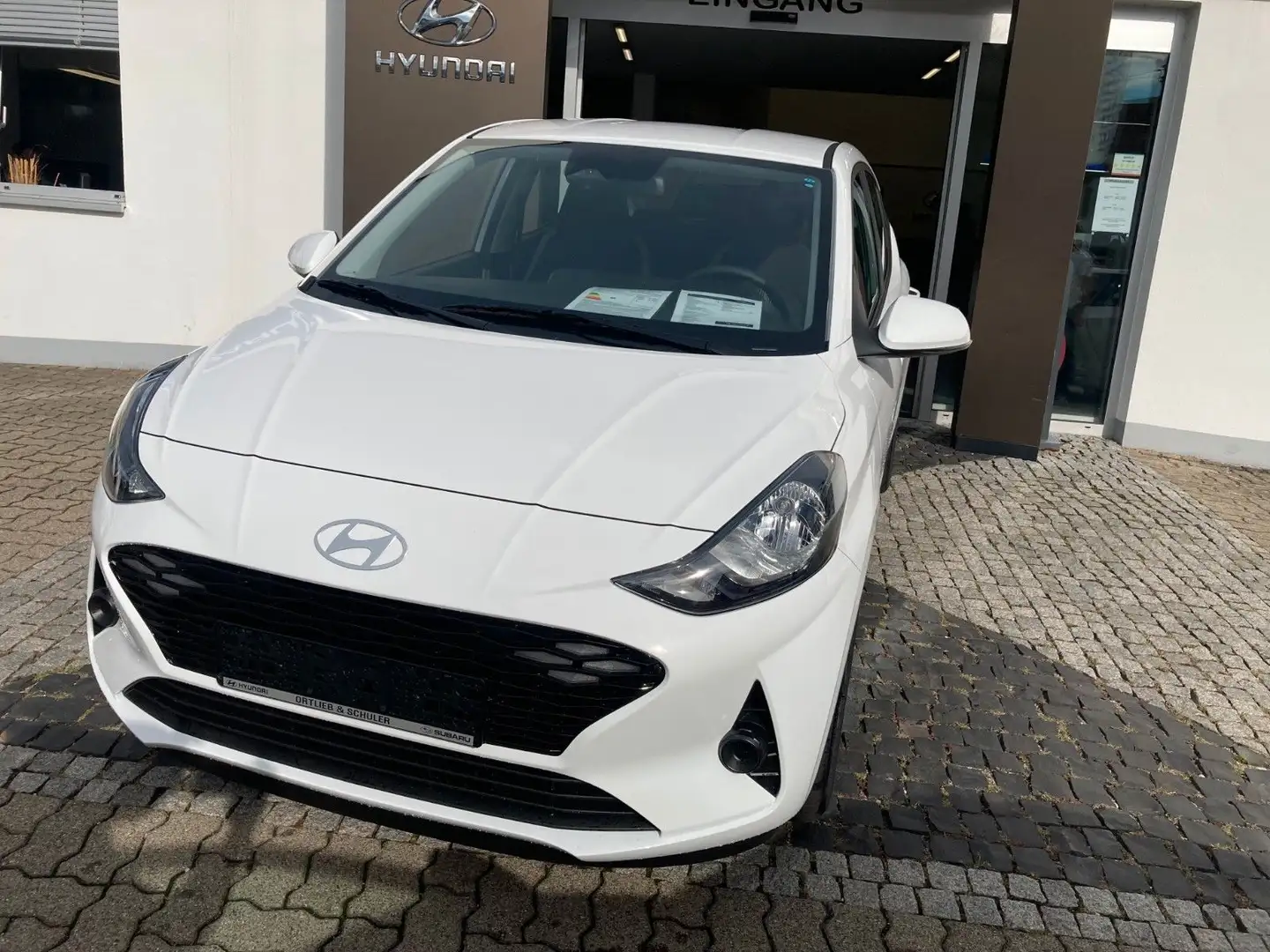 Hyundai i10 Automatik 1.0AMT 63PS Trend + Komfort + Navi Weiß - 2