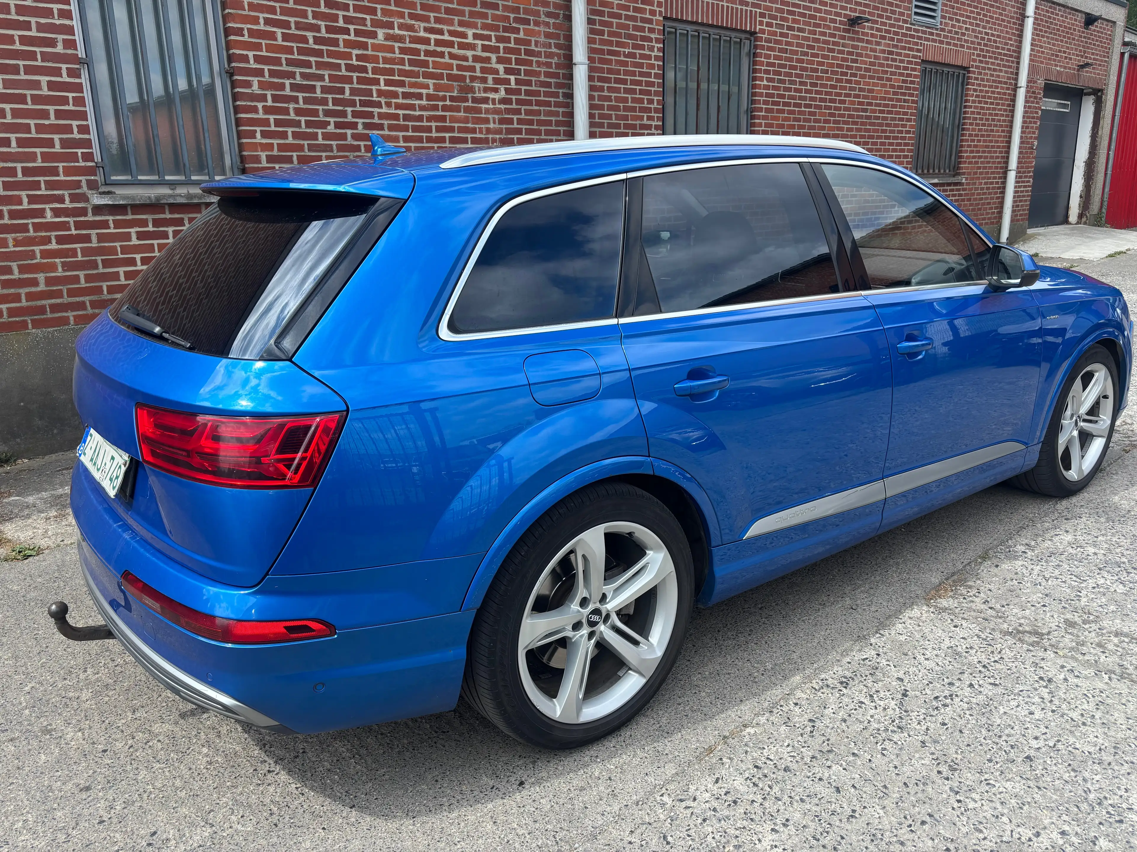 Audi Q7 e-tron Q7 e-tron 3.0 TDi V6 Quattro e-tron — photo 6