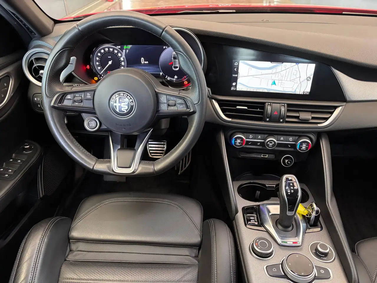 Alfa Romeo Giulia 2023 — фото 9