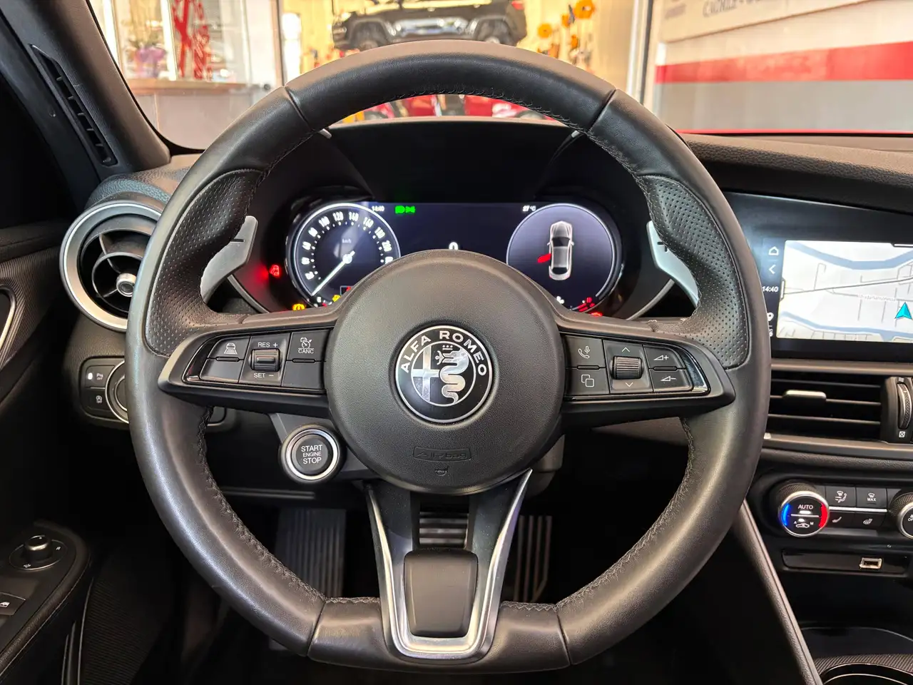Alfa Romeo Giulia 2023 — фото 10
