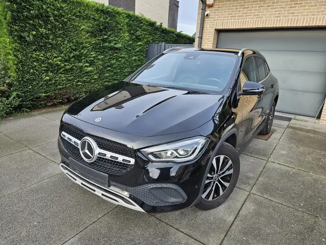 Mercedes-Benz GLA 180 STYLE LINE / CAMERA / LED / *SUPER DEAL*