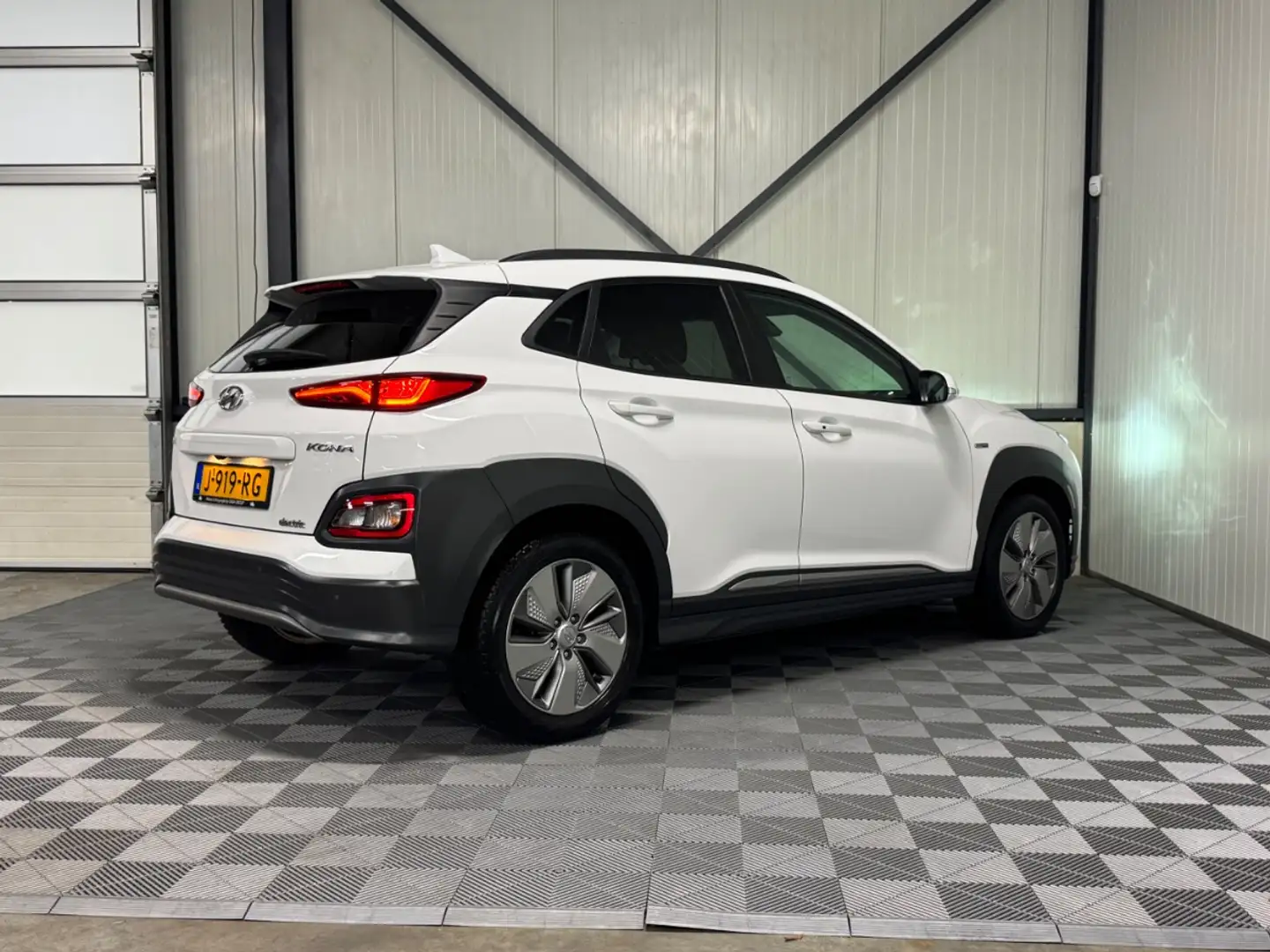 Hyundai KONA EV Fashion 64kWh SOH 100% | 3-Fase | Navi | Camera Blanc - 2