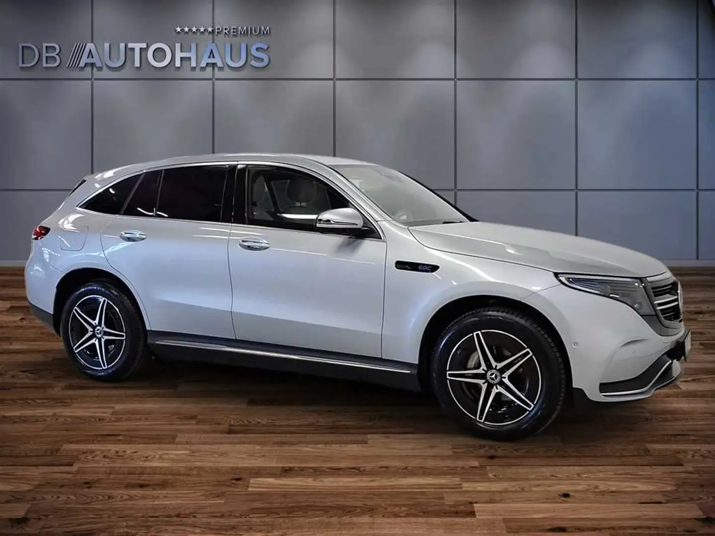 Mercedes-Benz EQC 400 AMG Line 4MATIC Срібний - 2