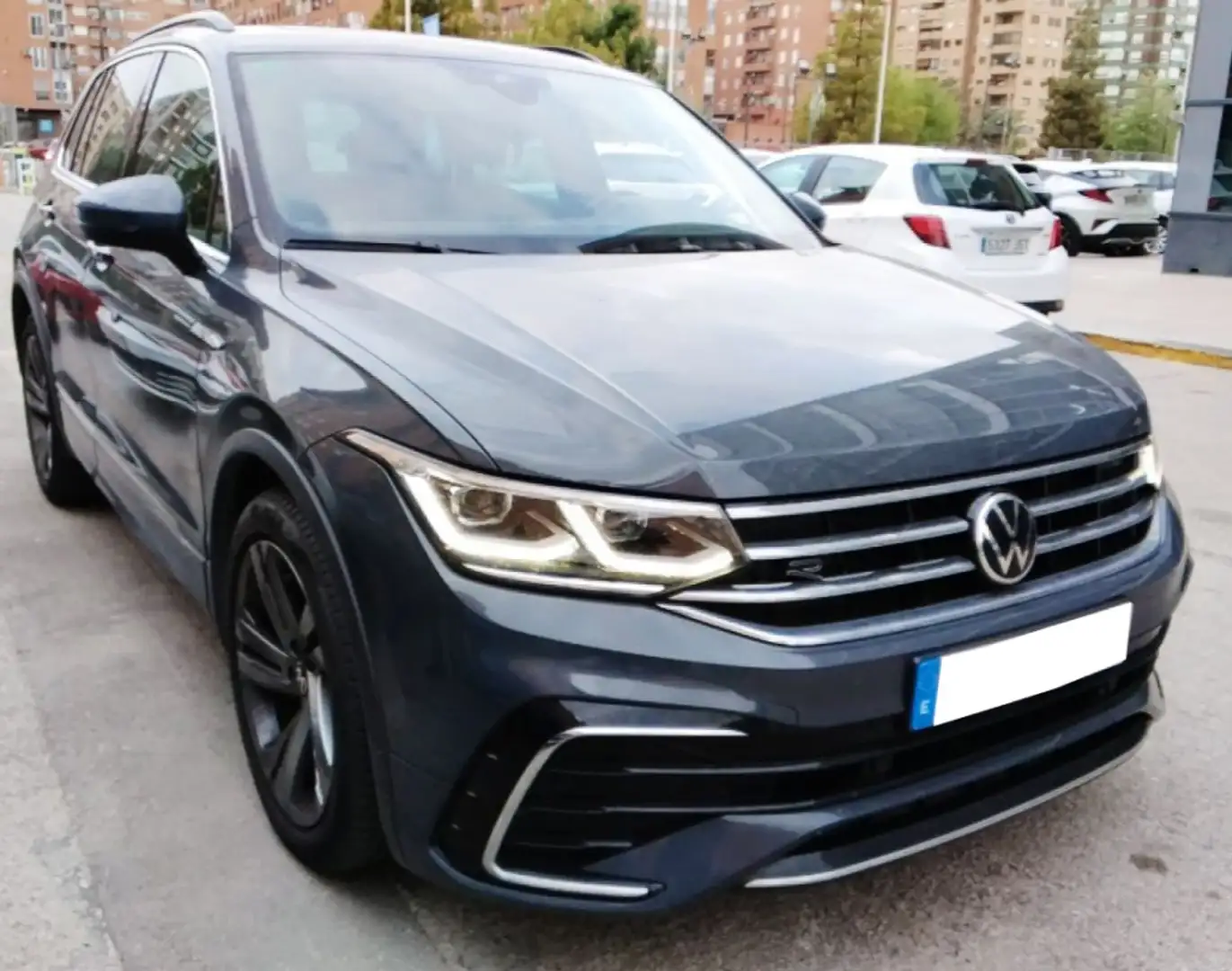 Volkswagen Tiguan 2.0TDI R-Line DSG 110kW Gris - 1