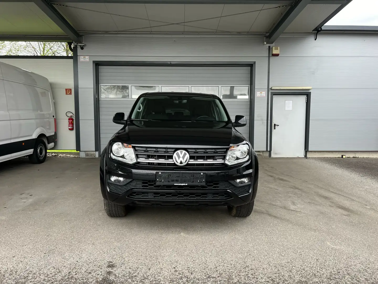 Volkswagen Amarok Comfortline 3,0 TDI 4Motion Aut. PARKTR/KAMERA/AHV Schwarz - 1