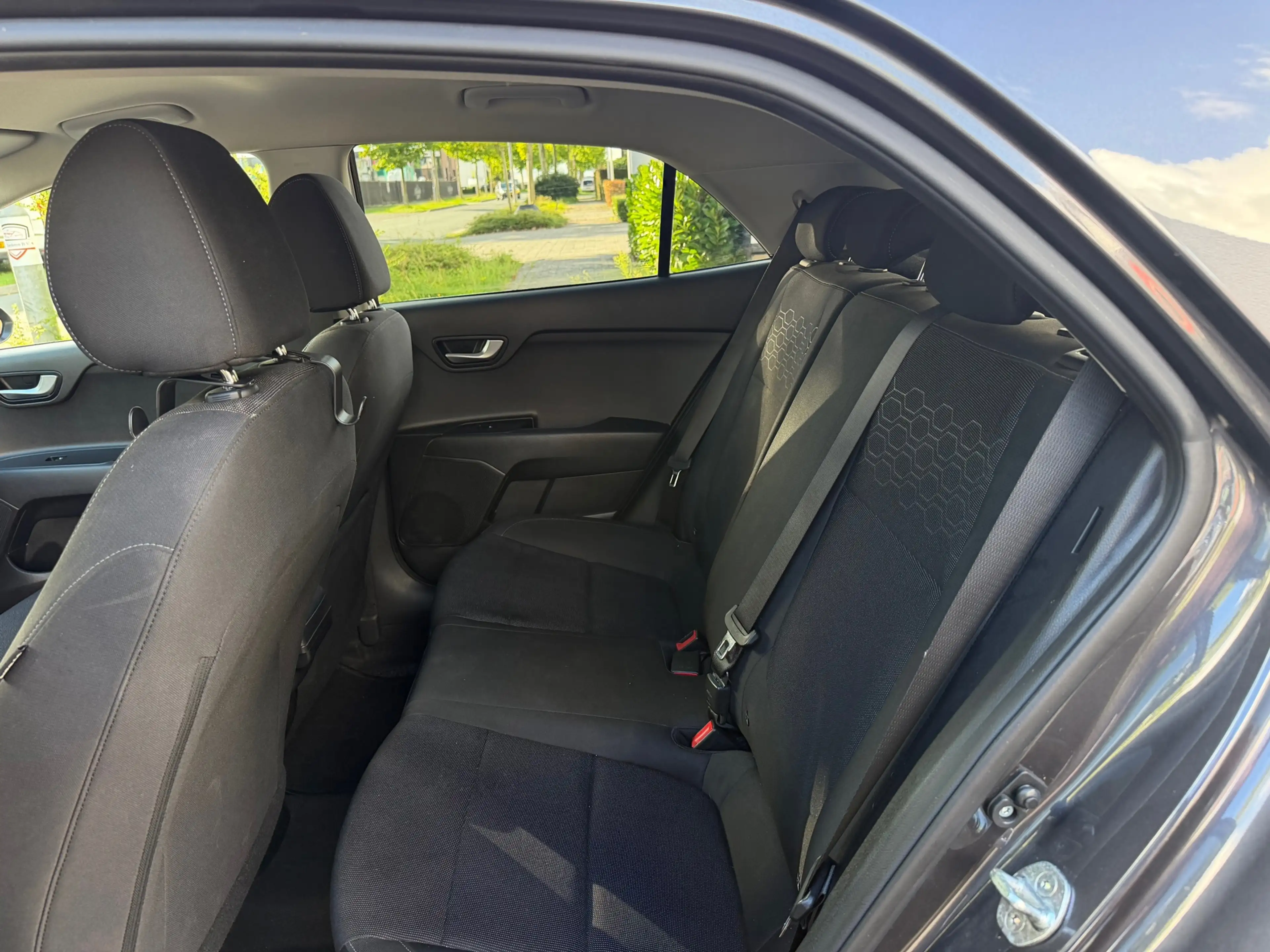 Kia Rio 1.2 CVVT ComfortPlusLine Navigator|Cruise contr| C — photo 12