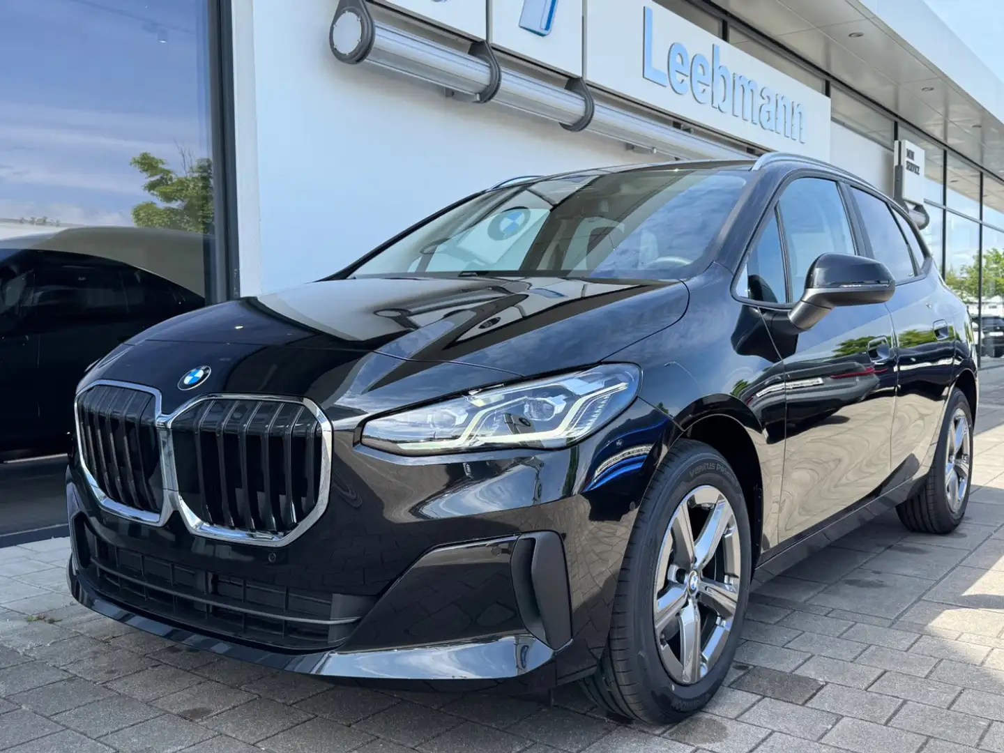 BMW 218 i Active Tourer AHK/AktivSitz/PremiumPaket Schwarz - 2